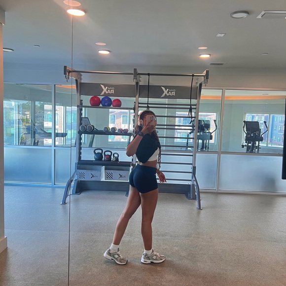 Meet your Posher, Princess - Picture 3 of 5